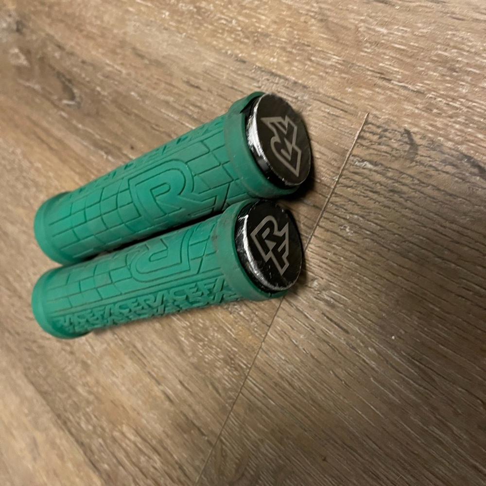 Mtb Grips and seat